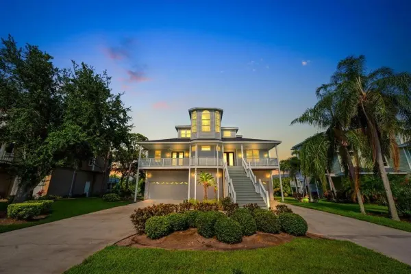 921 Point Seaside Drive, Crystal Beach, FL, 34681