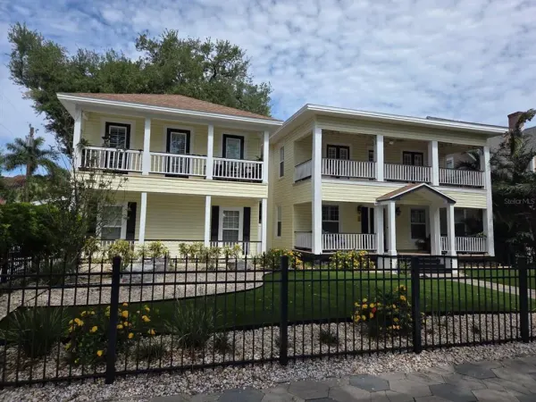 732 And 732 1/2 NE Oak Street, St Petersburg, FL, 33701