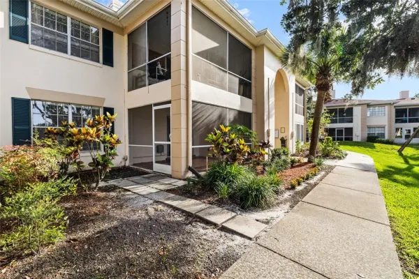 10360 Carrollwood Lane, Unit 212, Tampa, FL, 33618