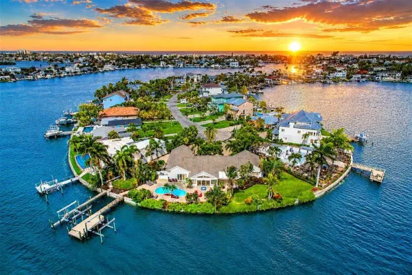 495 Harbor Drive S, Indian Rocks Beach, FL, 33785