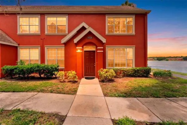 9714 Lake Chase Island Way, Tampa, FL, 33626