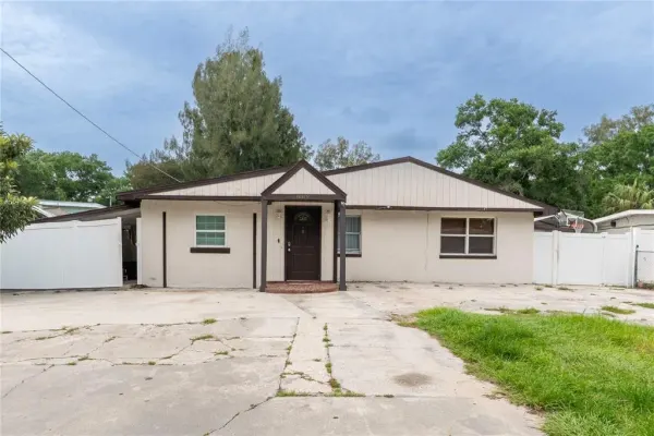 8819 W Broad Street, Tampa, FL, 33615