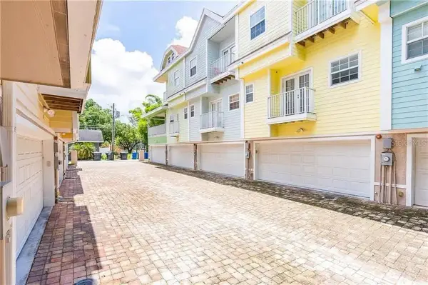827 Grove Street N, St Petersburg, FL, 33701