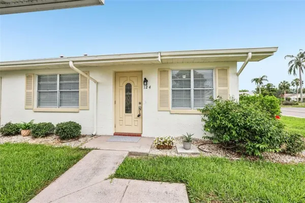 124 Gloucester Boulevard, Unit 355j, Sun City Center, FL, 33573