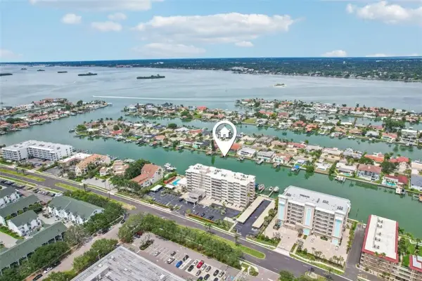 223 Island Way, Unit 4c, Clearwater Beach, FL, 33767