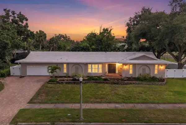 303 Roebling Road S, Belleair, FL, 33756