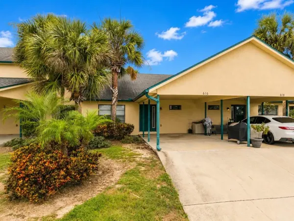 616 Yardarm Drive, Unit 8, Apollo Beach, FL, 33572
