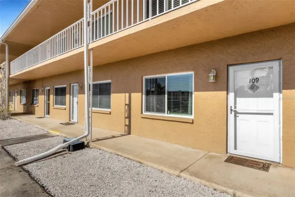 8039 Garden Drive, Unit 109, Seminole, FL, 33777