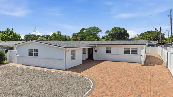 6033 Ambassador Drive, Tampa, FL, 33615