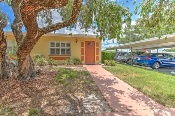401 Dorchester Place, Unit 49, Sun City Center, FL, 33573