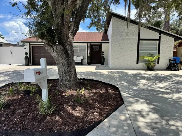 10114 Briarwick Court, Tampa, FL, 33615