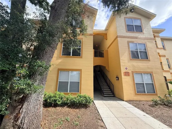 5618 Pinnacle Heights Circle, Unit 305, Tampa, FL, 33624