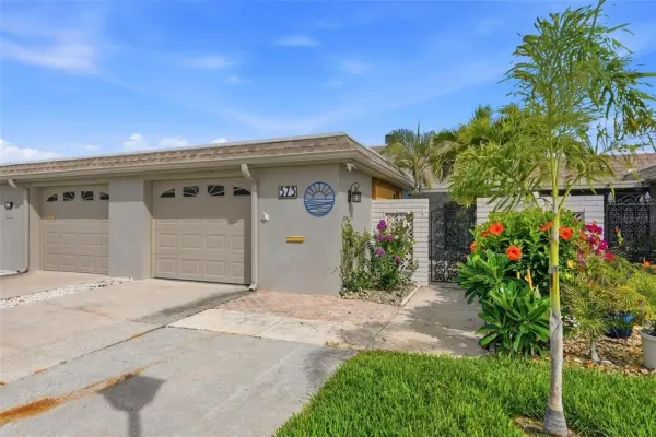 573 Boca Ciega Point Boulevard N, St Petersburg, FL, 33708