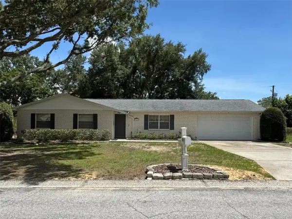 827 Strawberry Lane, Brandon, FL, 33511