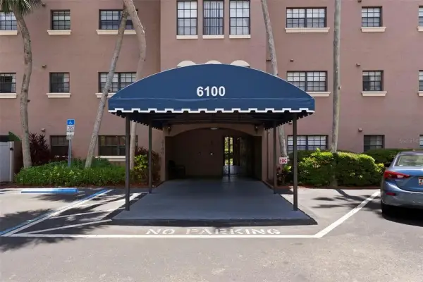 6100 Gulfport Boulevard S, Unit 107, Gulfport, FL, 33707