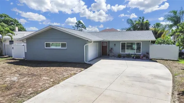 1004 Peninsula Avenue, Tarpon Springs, FL, 34689