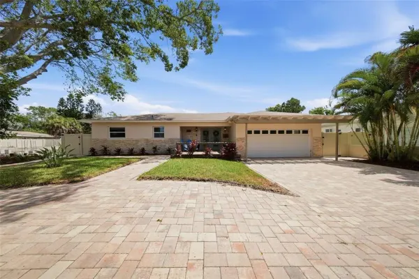 7039 Hibiscus Avenue S, South Pasadena, FL, 33707