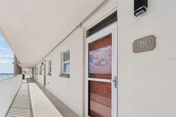 5980 Shore Boulevard S, Unit 909, Gulfport, FL, 33707