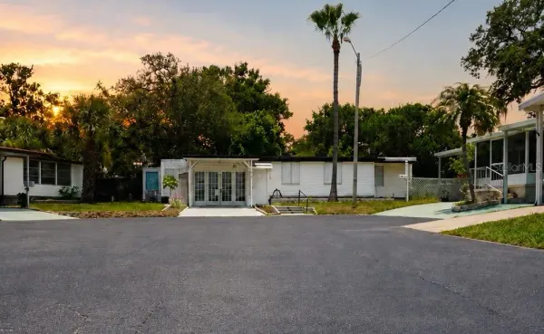 980 7th Street NW, Unit 71, Largo, FL, 33770
