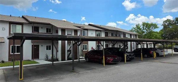 39132 County Road 54, Unit 2048, Zephyrhills, FL, 33542