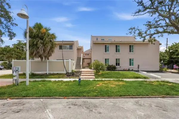 3120 Beach Boulevard S, Unit 1, Gulfport, FL, 33707