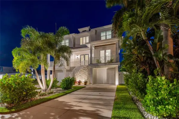 17715 Wall Circle, Redington Shores, FL, 33708