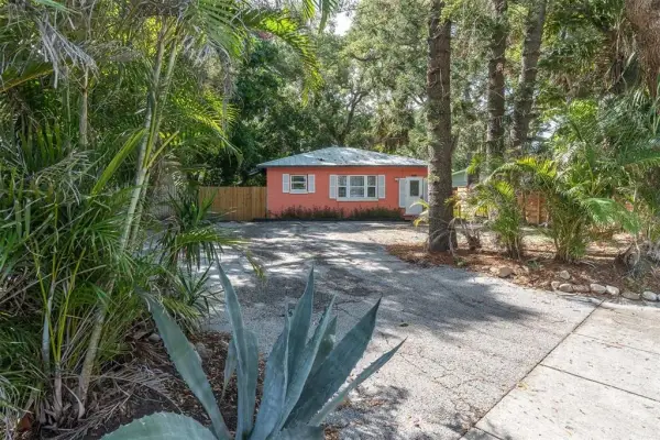 2925 Park Street N, St Petersburg, FL, 33710
