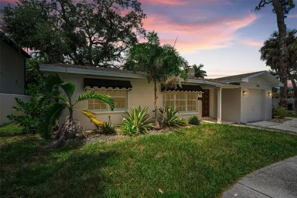 910 Snell Isle Boulevard NE, St Petersburg, FL, 33704