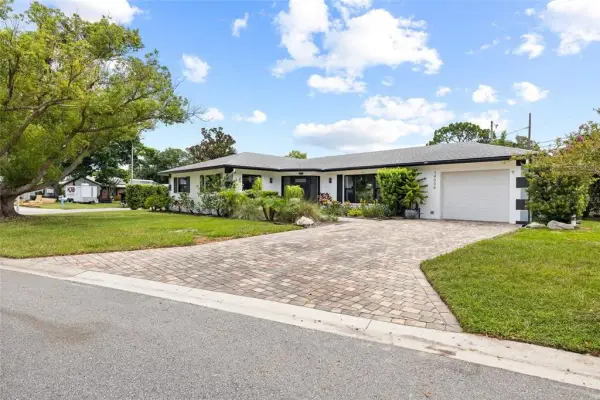 14006 81st Avenue, Seminole, FL, 33776