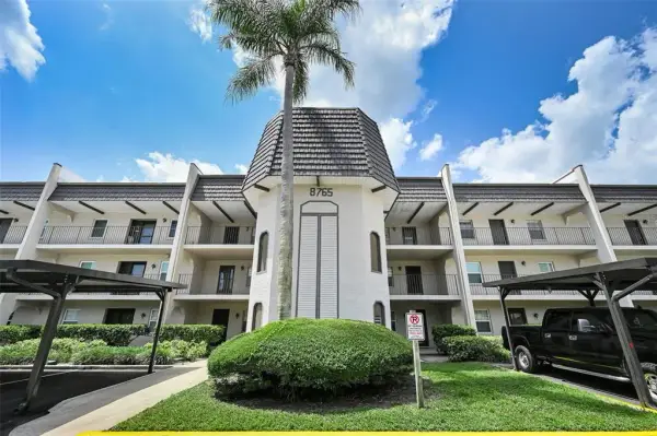 8765 Bardmoor Boulevard, Unit 306, Seminole, FL, 33777