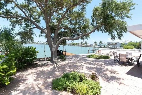 16102 4th Street E, Redington Beach, FL, 33708