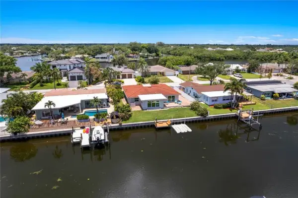 4425 13th Way NE, St Petersburg, FL, 33703