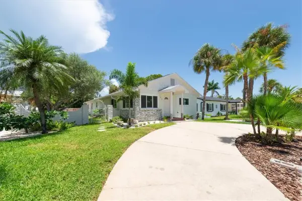 150 42nd Avenue, St Pete Beach, FL, 33706