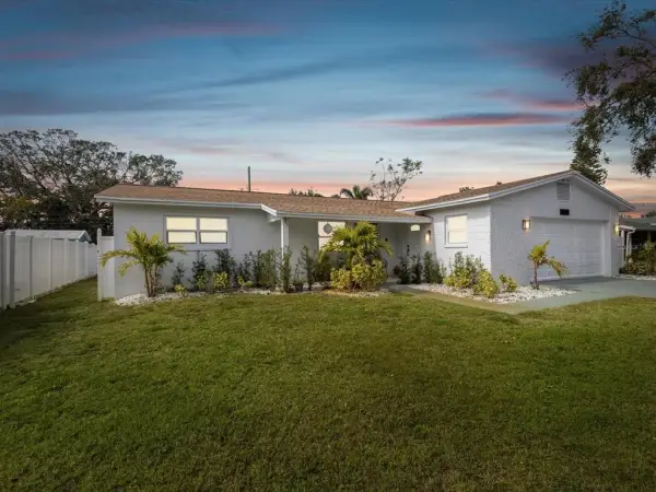 10264 Oakhurst Road, Largo, FL, 33774