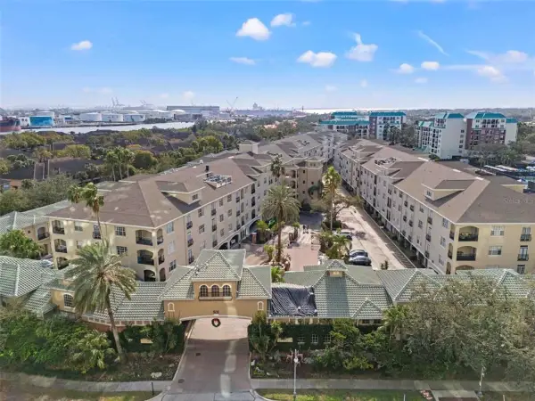 501 Knights Run Avenue, Unit 2111, Tampa, FL, 33602