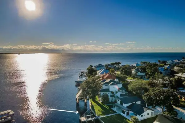 105 Augusta Avenue, Palm Harbor, FL, 34683