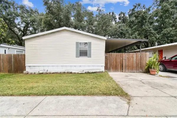 10607 Bay Hills Circle, Thonotosassa, FL, 33592