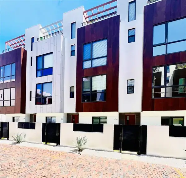 136 8th Street N, St Petersburg, FL, 33701