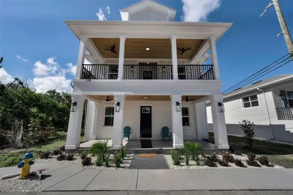 158 E Spruce Street, Tarpon Springs, FL, 34689