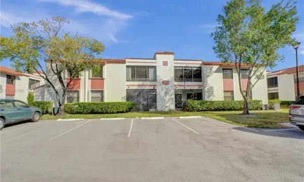 1104 N Hiatus Road 1104, Pembroke Pines, FL 33026