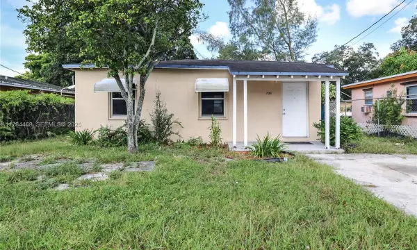 723 NW 15th Way, Fort Lauderdale, FL 33311