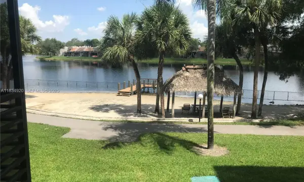 1101 Colony Point Circle 206, Pembroke Pines, FL 33026