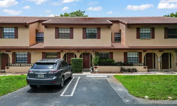 10942 W Sample Road E1, Coral Springs, FL 33065