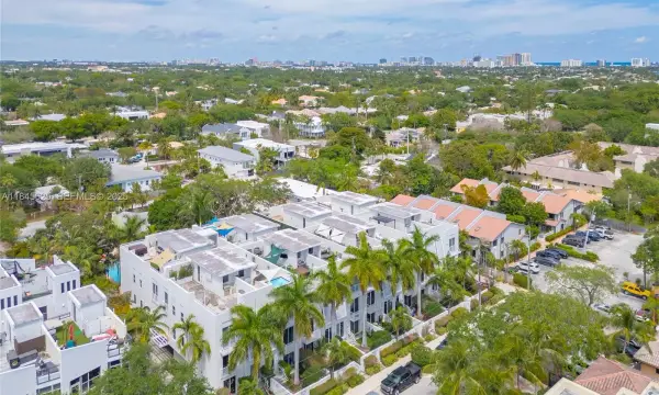 811 SE 12th Court, Fort Lauderdale, FL 33316