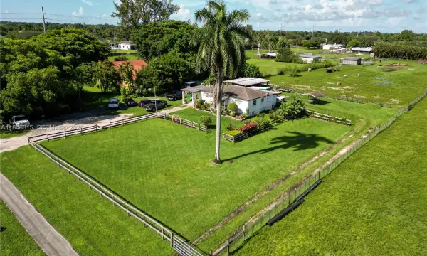 1921 SW 112th Avenue, Davie, FL 33325