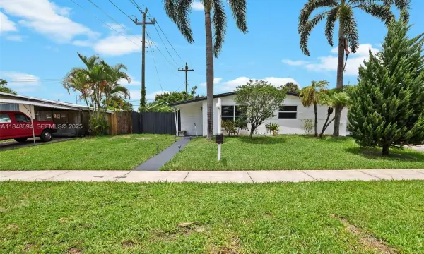 3711 SW 58th Avenue, Davie, FL 33314