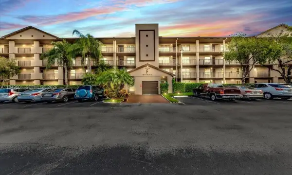 13455 SW 16th Court 104f, Pembroke Pines, FL 33027