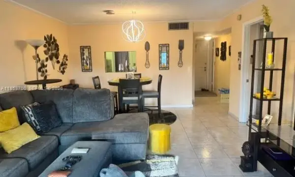 4270 NW 40th Street 306, Lauderdale Lakes, FL 33319
