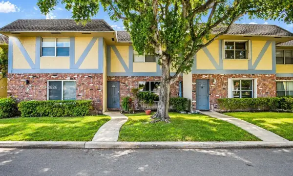7501 Kimberly Boulevard 104, North Lauderdale, FL 33068