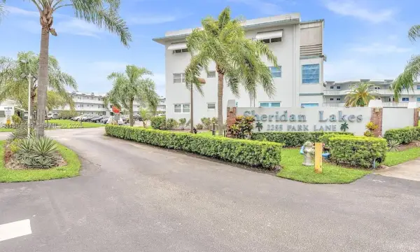 2300 Park Lane 105, Hollywood, FL 33021